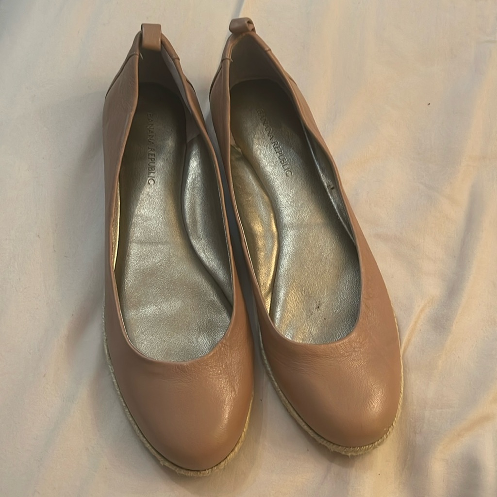 Banana Republic Leather Espadrille Ballerina Flat Nude Beige Good Used Condition